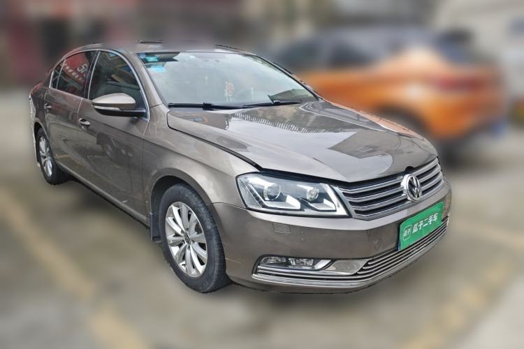 Used Volkswagen Magotan 2013 1.8TSI Luxury Model Front Right 45 Deg
