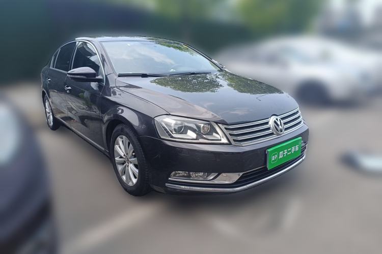 Used Volkswagen Magotan 2013 2.0 TSI Luxury Model Front Right 45 Deg