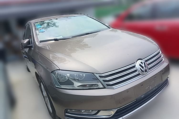 Used Volkswagen Magotan 2013 1.8TSI Premier Model Front Right 45 Deg