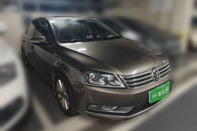 Used Volkswagen Magotan 2013 1.8TSI Prestige Model Front Right 45 Deg