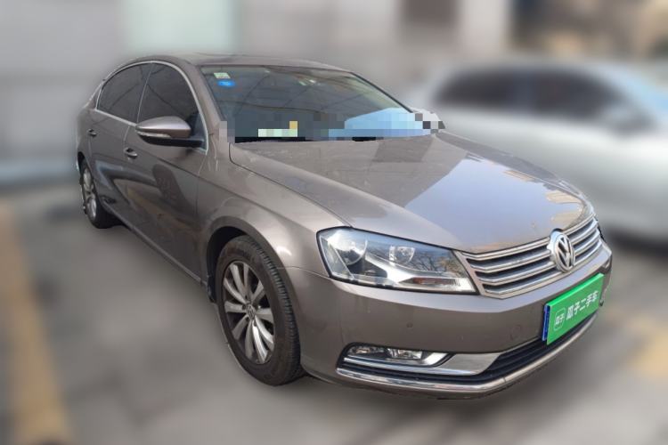 Used Volkswagen Magotan 2013 1.8TSI Premier Model Front Right 45 Deg