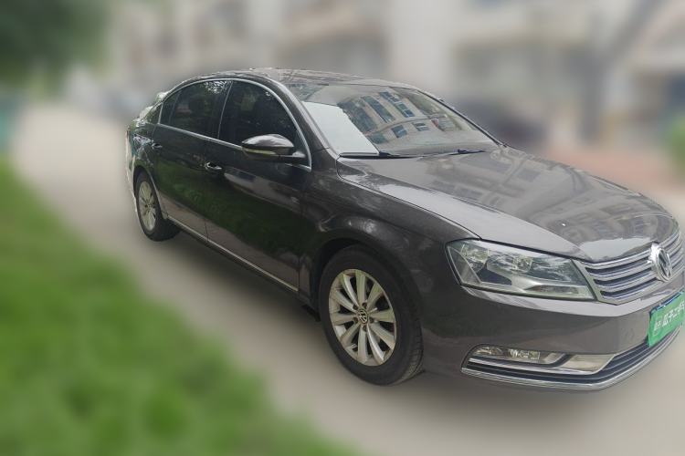 Used Volkswagen Magotan 2013 1.8TSI Premier Model Front Right 45 Deg