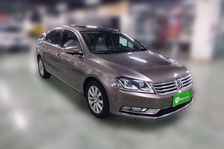 Used Volkswagen Magotan 2013 1.8TSI Luxury Model Front Right 45 Deg