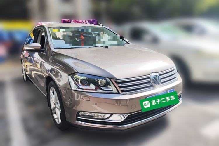 Used Volkswagen Magotan 2013 1.8TSI Prestige Model Front Right 45 Deg
