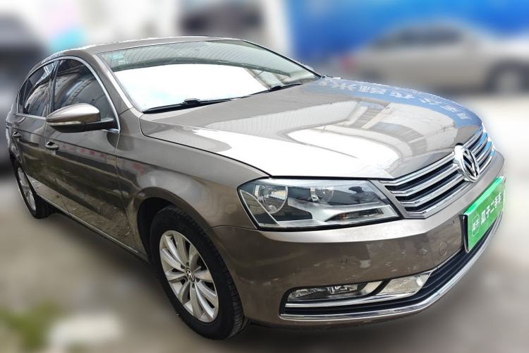 Used Volkswagen Magotan 2013 1.8TSI Premier Model Front Right 45 Deg