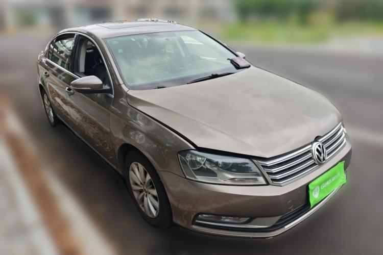 Used Volkswagen Magotan 2013 1.8TSI Premier Model Front Right 45 Deg