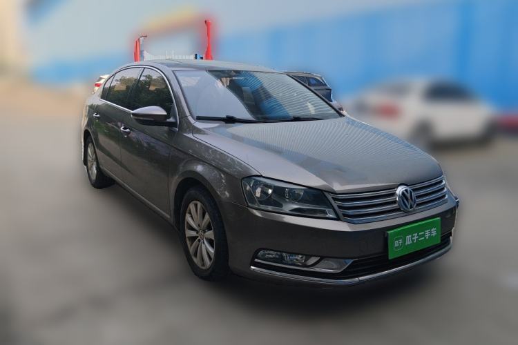 Used Volkswagen Magotan 2013 1.8TSI Premier Model Front Right 45 Deg