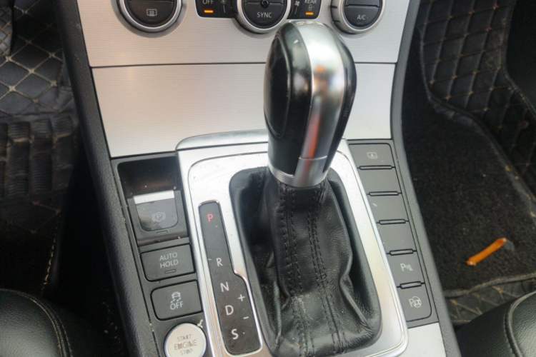 Used Volkswagen Magotan 2013 1.8TSI Prestige Model Gear Lever