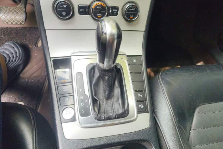 Used Volkswagen Magotan 2013 2.0 TSI Prestige Model Gear Lever