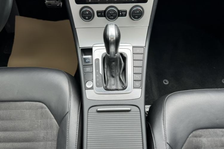 Used Volkswagen Magotan 2013 2.0 TSI Prestige Model Gear Lever