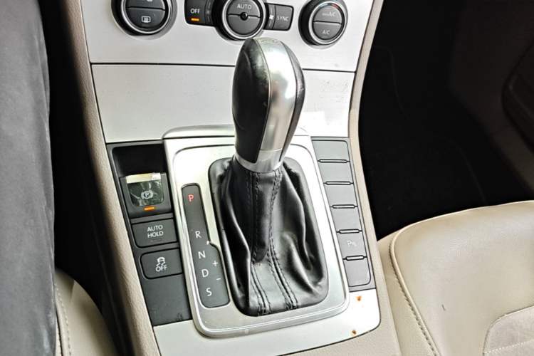 Used Volkswagen Magotan 2013 1.8TSI Luxury Model Gear Lever