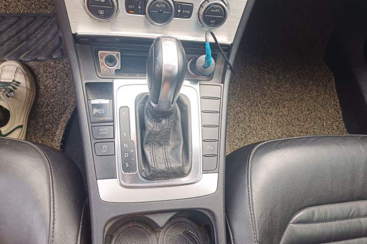 Used Volkswagen Magotan 2013 2.0 TSI Luxury Model Gear Lever