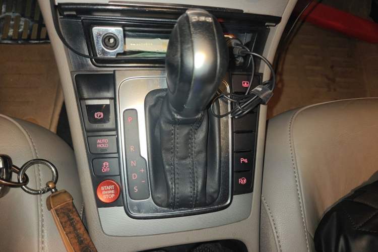 Used Volkswagen Magotan 2013 1.8TSI Prestige Model Gear Lever