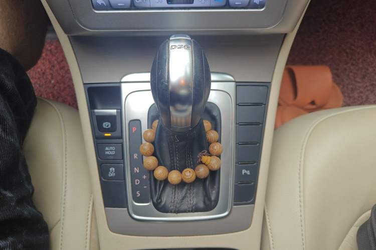 Used Volkswagen Magotan 2013 1.8TSI Premier Model Gear Lever