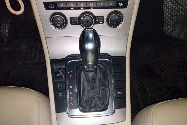 Used Volkswagen Magotan 2013 1.8TSI Luxury Model Gear Lever