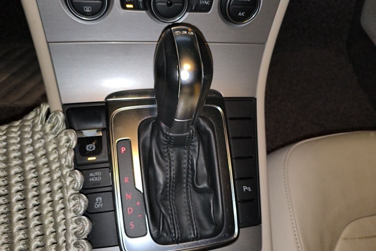 Used Volkswagen Magotan 2013 1.8TSI Luxury Model Gear Lever