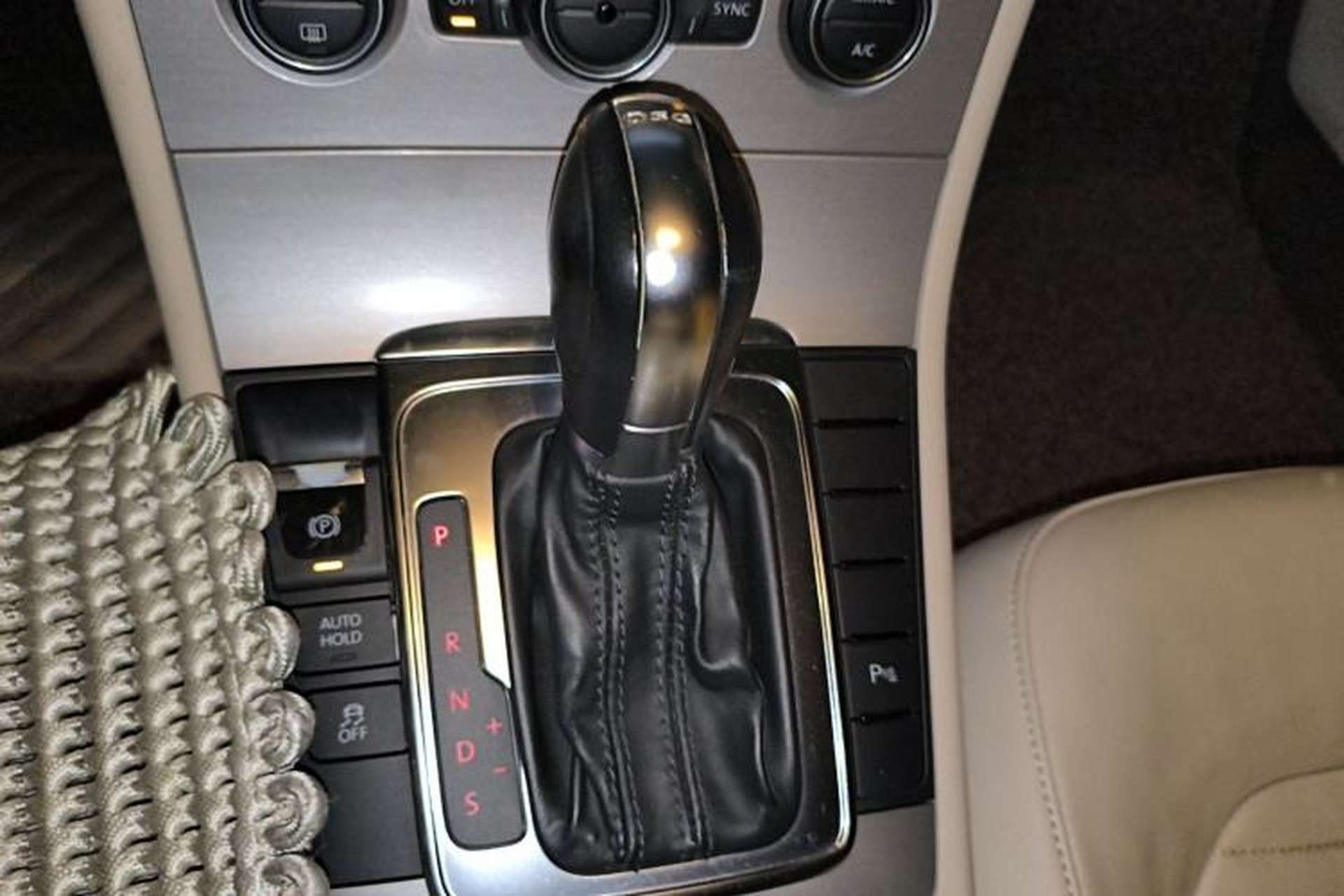Used Volkswagen Magotan 2013 1.8TSI Luxury Model Gear Lever