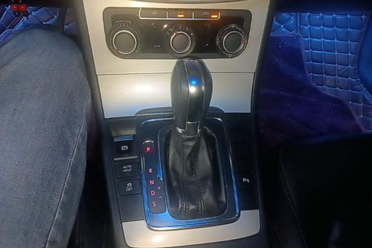 Used Volkswagen Magotan 2013 1.8TSI Premier Model Gear Lever