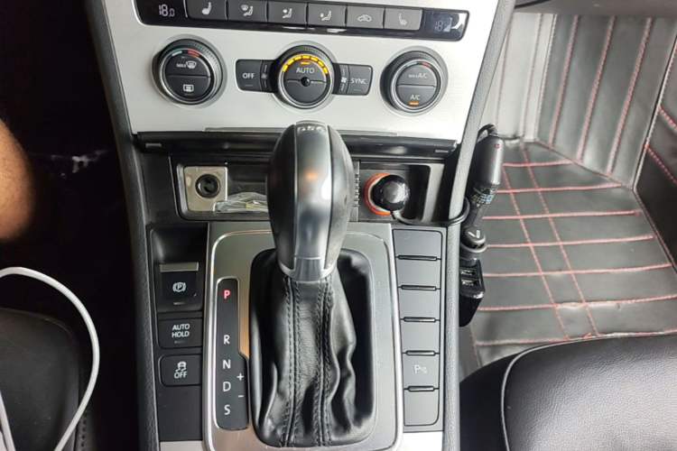 Used Volkswagen Magotan 2013 2.0 TSI Luxury Model Gear Lever