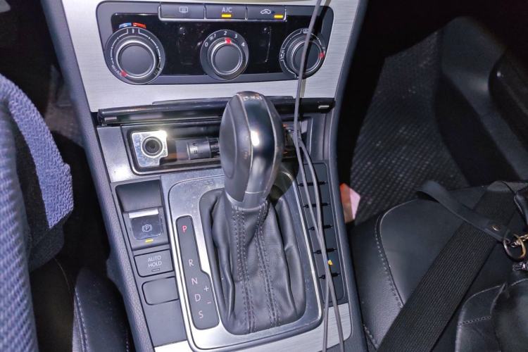 Used Volkswagen Magotan 2013 1.8TSI Premier Model Gear Lever