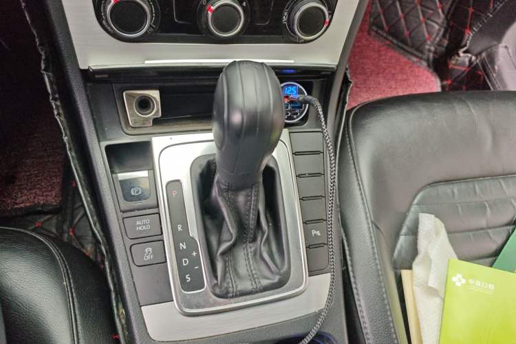 Used Volkswagen Magotan 2013 1.8TSI Premier Model Gear Lever