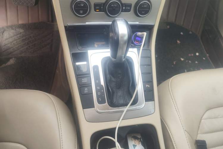 Used Volkswagen Magotan 2013 1.8TSI Luxury Model Gear Lever