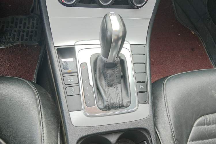 Used Volkswagen Magotan 2013 1.8TSI Premier Model Gear Lever