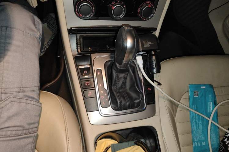 Used Volkswagen Magotan 2013 1.8TSI Premier Model Gear Lever