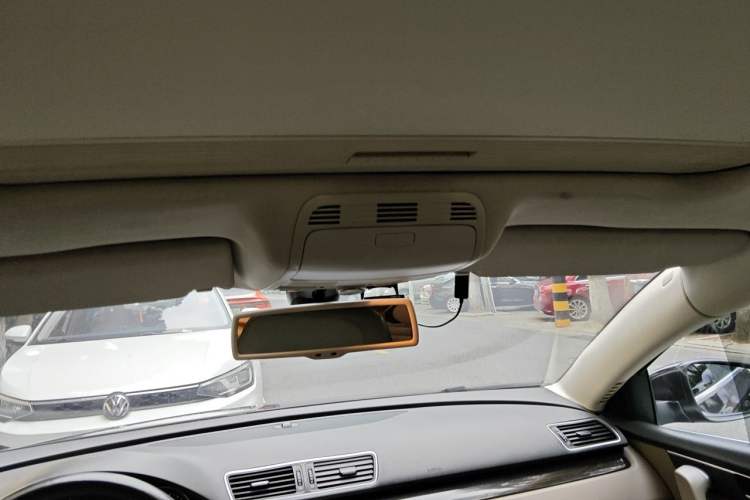 Used Volkswagen Magotan 2013 1.8TSI Prestige Model Headliner