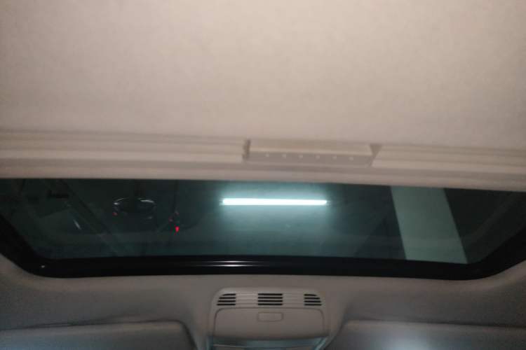 Used Volkswagen Magotan 2013 1.8TSI Premier Model Headliner