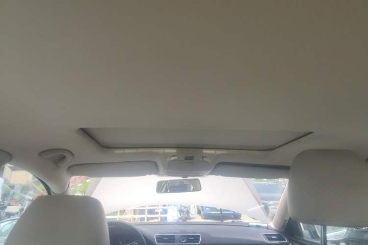 Used Volkswagen Magotan 2013 1.8TSI Luxury Model Headliner