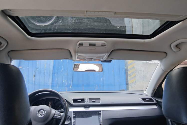 Used Volkswagen Magotan 2013 1.8TSI Premier Model Headliner