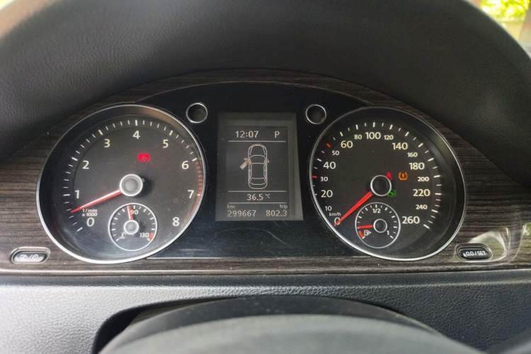 Used Volkswagen Magotan 2013 2.0 TSI Prestige Model Instrument Cluster