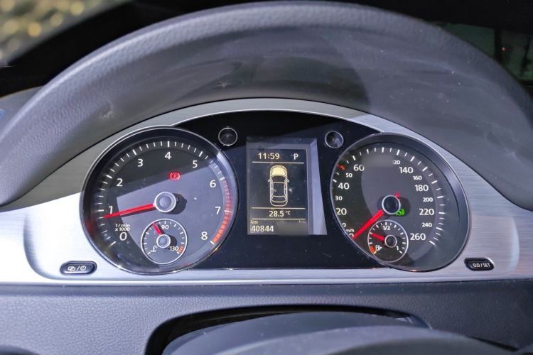 Used Volkswagen Magotan 2013 1.8TSI Premier Model Instrument Cluster