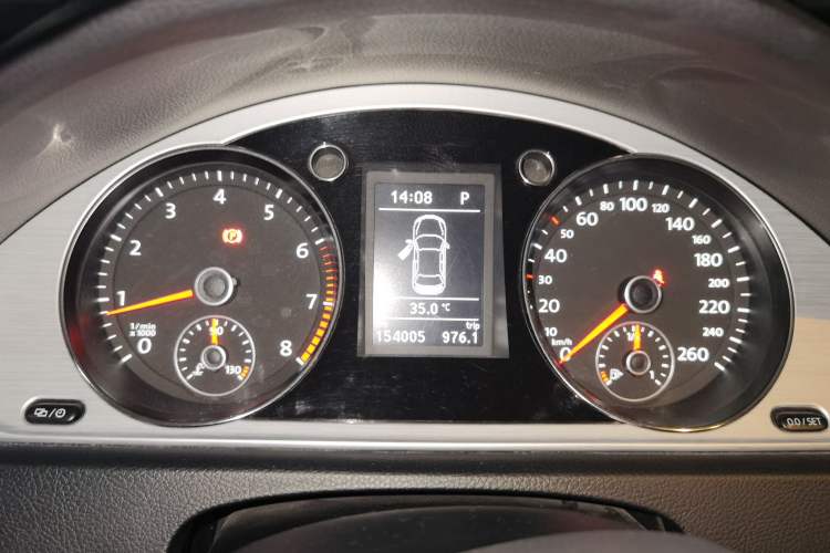 Used Volkswagen Magotan 2013 1.8TSI Premier Model Instrument Cluster