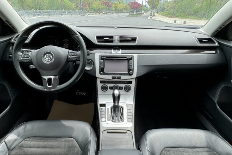Used Volkswagen Magotan 2013 2.0 TSI Prestige Model Interior 1