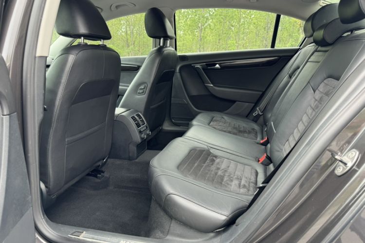 Used Volkswagen Magotan 2013 2.0 TSI Prestige Model Interior 3