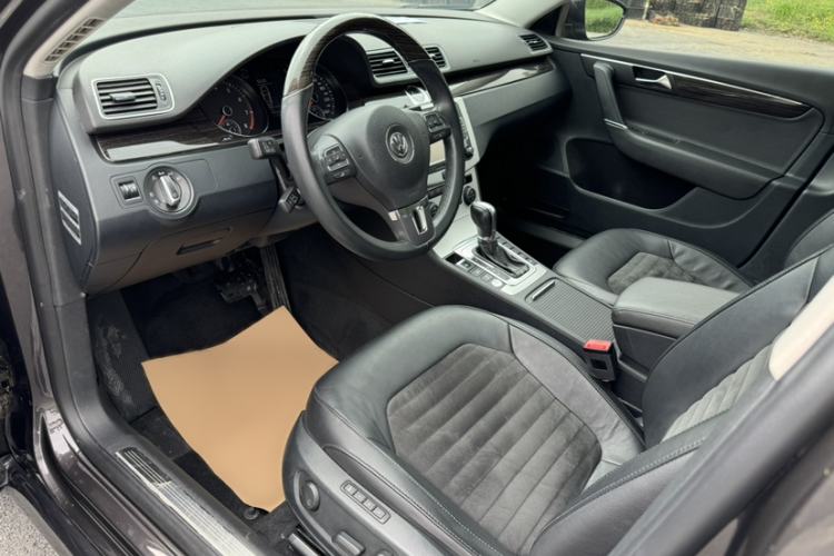 Used Volkswagen Magotan 2013 2.0 TSI Prestige Model Interior 4
