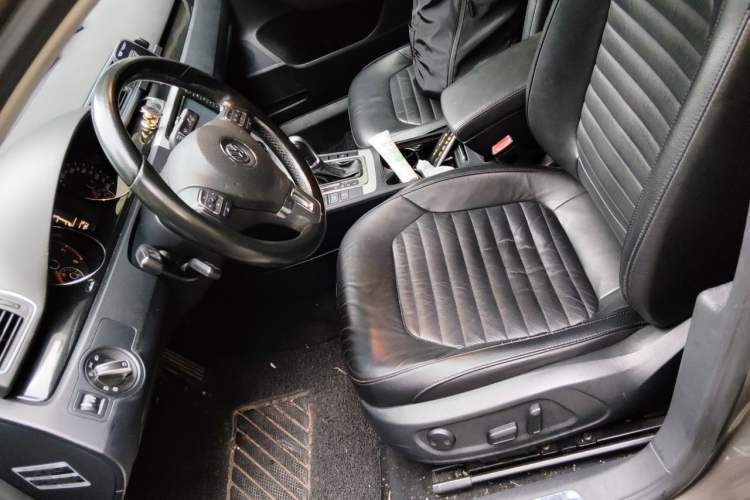 Used Volkswagen Magotan 2013 1.8TSI Luxury Model Left Front Seat