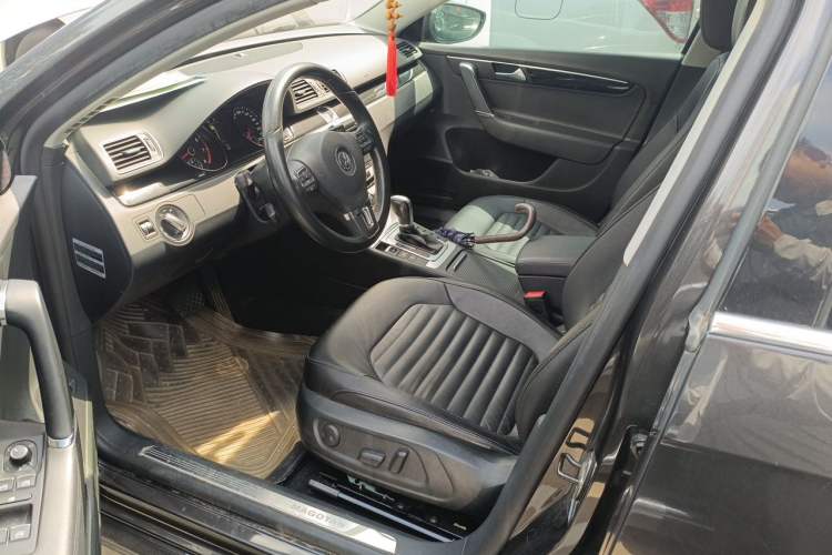 Used Volkswagen Magotan 2013 1.8TSI Luxury Model Left Front Seat