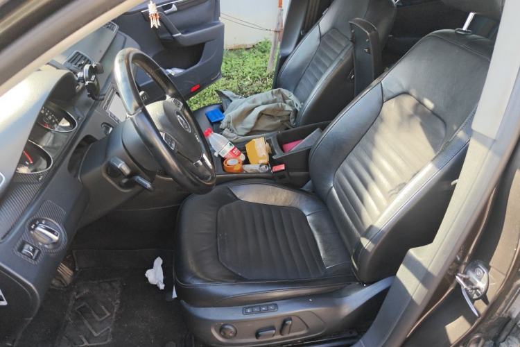 Used Volkswagen Magotan 2013 1.8TSI Luxury Model Left Front Seat