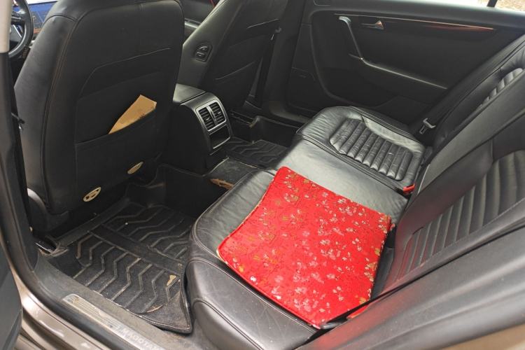 Used Volkswagen Magotan 2013 1.8TSI Luxury Model Left Rear Seat