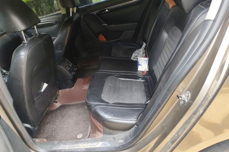Used Volkswagen Magotan 2013 2.0 TSI Prestige Model Left Rear Seat