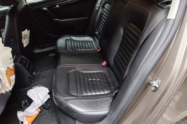 Used Volkswagen Magotan 2013 1.8TSI Luxury Model Left Rear Seat