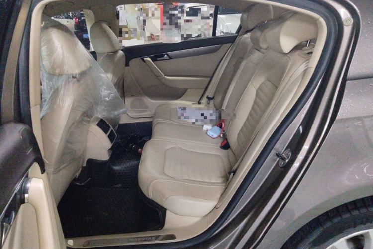 Used Volkswagen Magotan 2013 1.8TSI Luxury Model Left Rear Seat