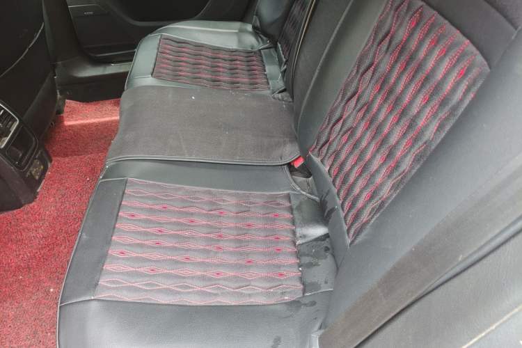 Used Volkswagen Magotan 2013 2.0 TSI Luxury Model Left Rear Seat