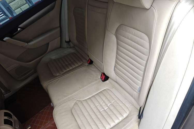 Used Volkswagen Magotan 2013 1.8TSI Premier Model Left Rear Seat