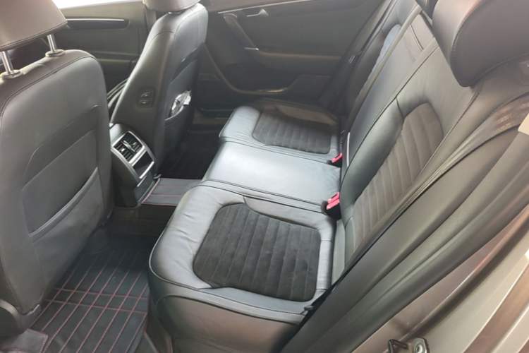 Used Volkswagen Magotan 2013 2.0 TSI Luxury Model Left Rear Seat