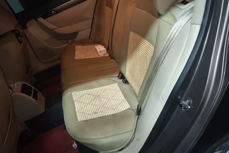Used Volkswagen Magotan 2013 1.8TSI Luxury Model Left Rear Seat