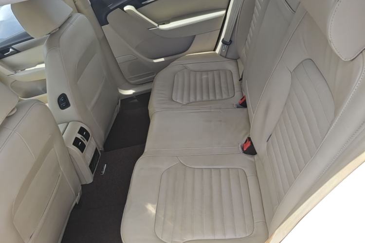Used Volkswagen Magotan 2013 1.8TSI Premier Model Left Rear Seat